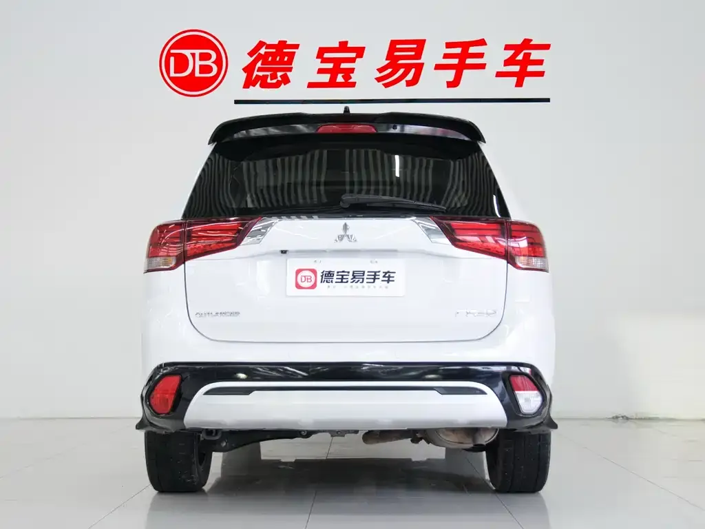 Mitsubishi Outlander 2023 из CN, фото 4