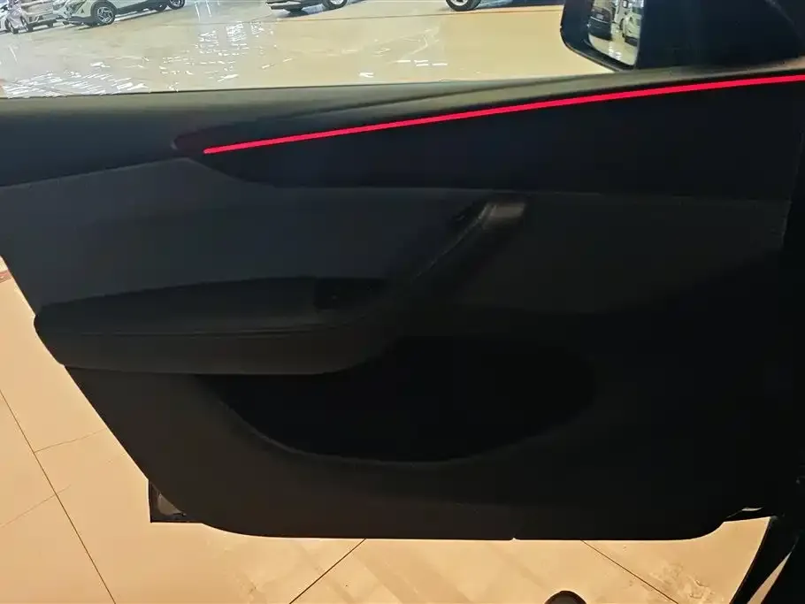 Tesla Model Y 2025 из CN, фото 4