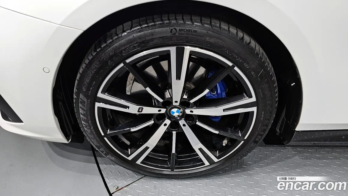BMW 5-Series 2024 из KR, фото 5