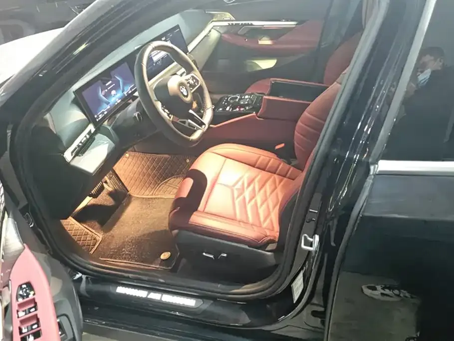 BMW 5 Series 2025 из CN, фото 5