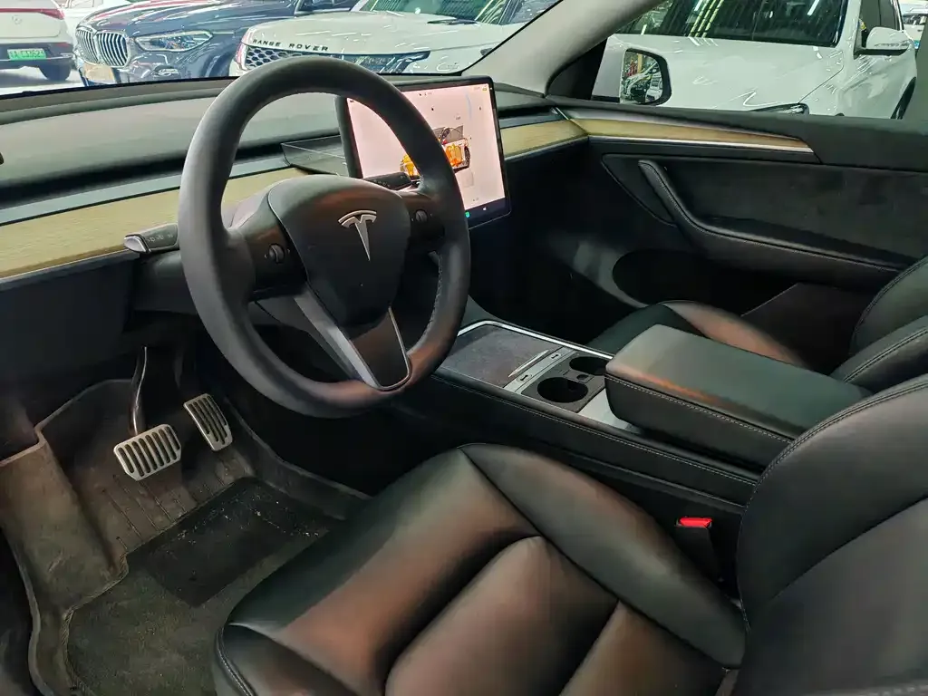 Tesla Model Y 2023 из CN, фото 4