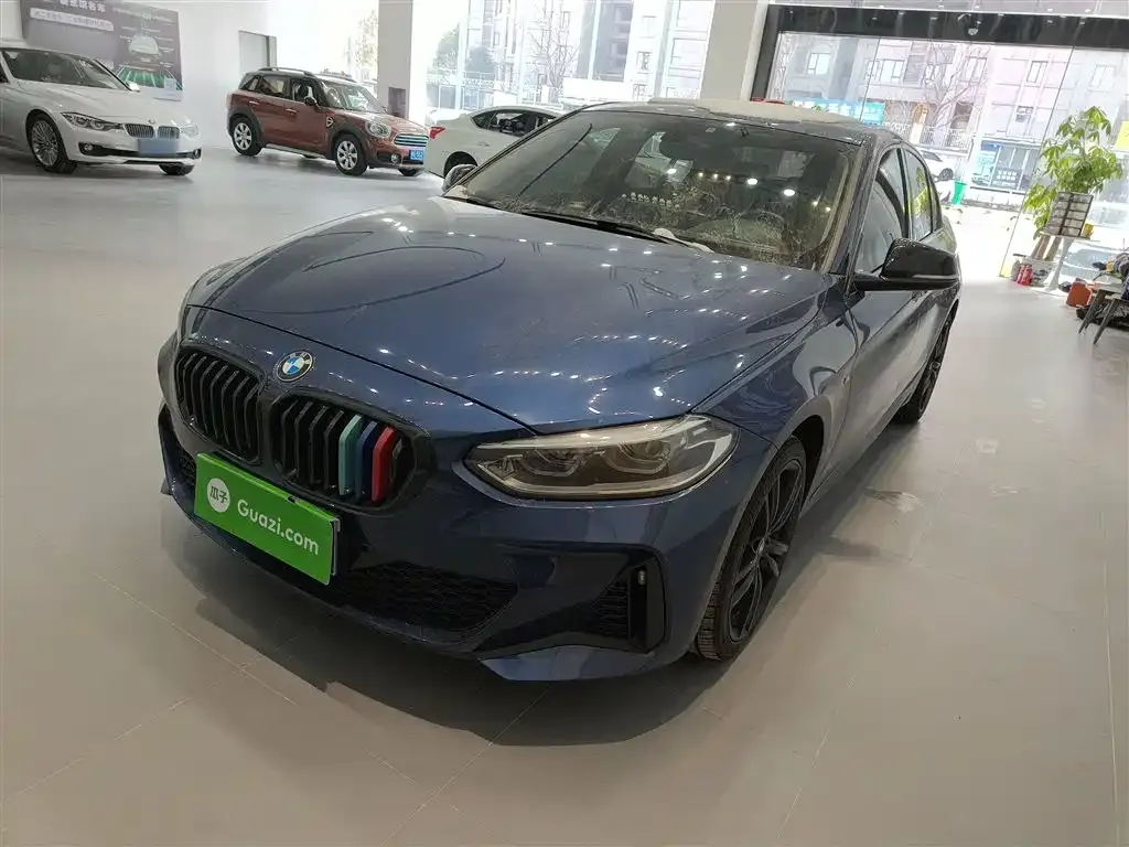 BMW 1 Series 2023 из CN, фото 8