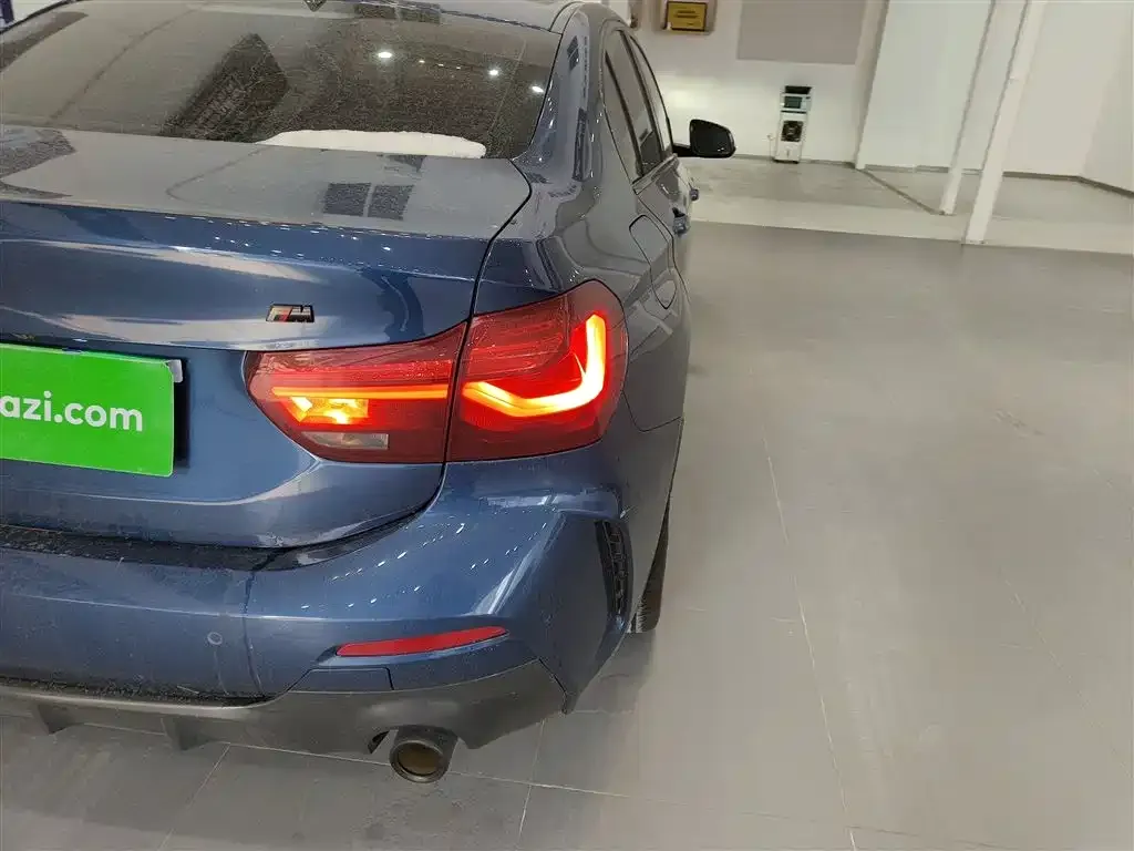 BMW 1 Series 2023 из CN, фото 2