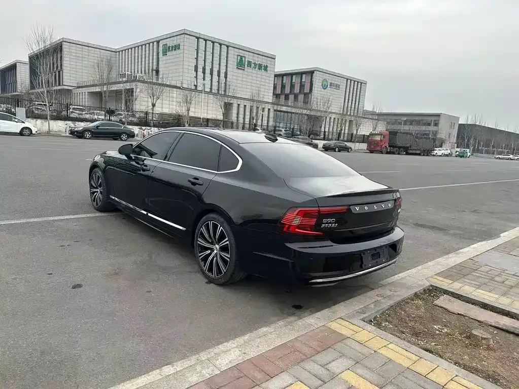 Volvo S90 2023 из CN, фото 10