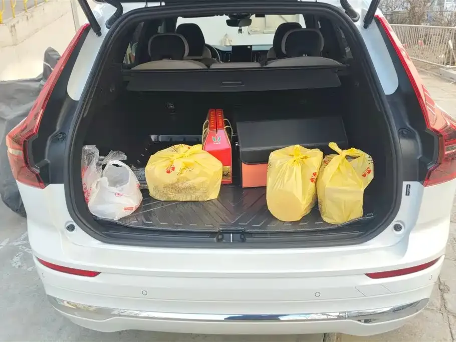 Volvo XC60 2025 из CN, фото 3