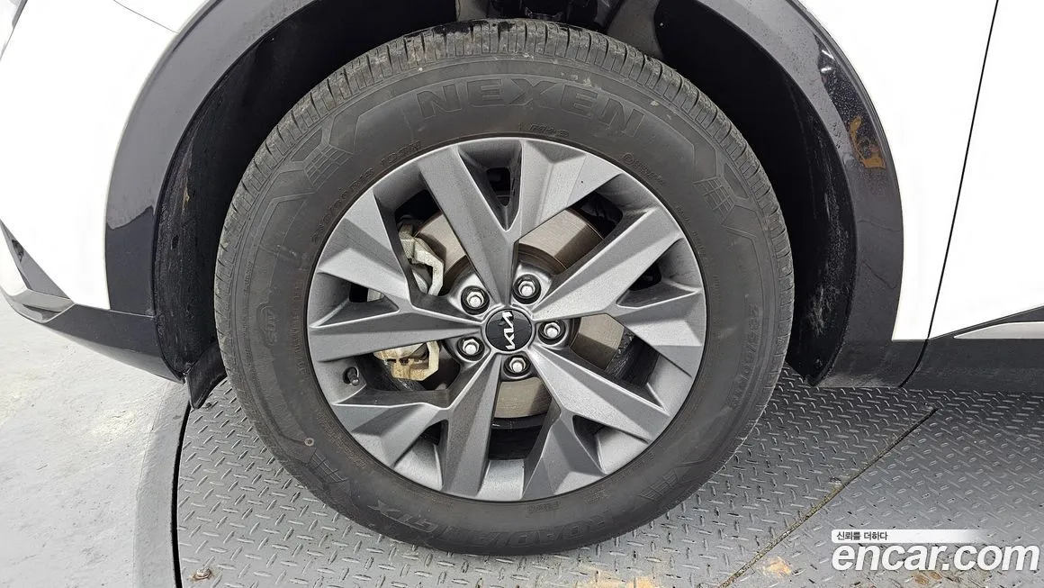Kia Sportage — фото 10