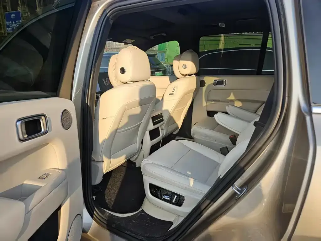 Li Auto L8 2023 из CN, фото 2