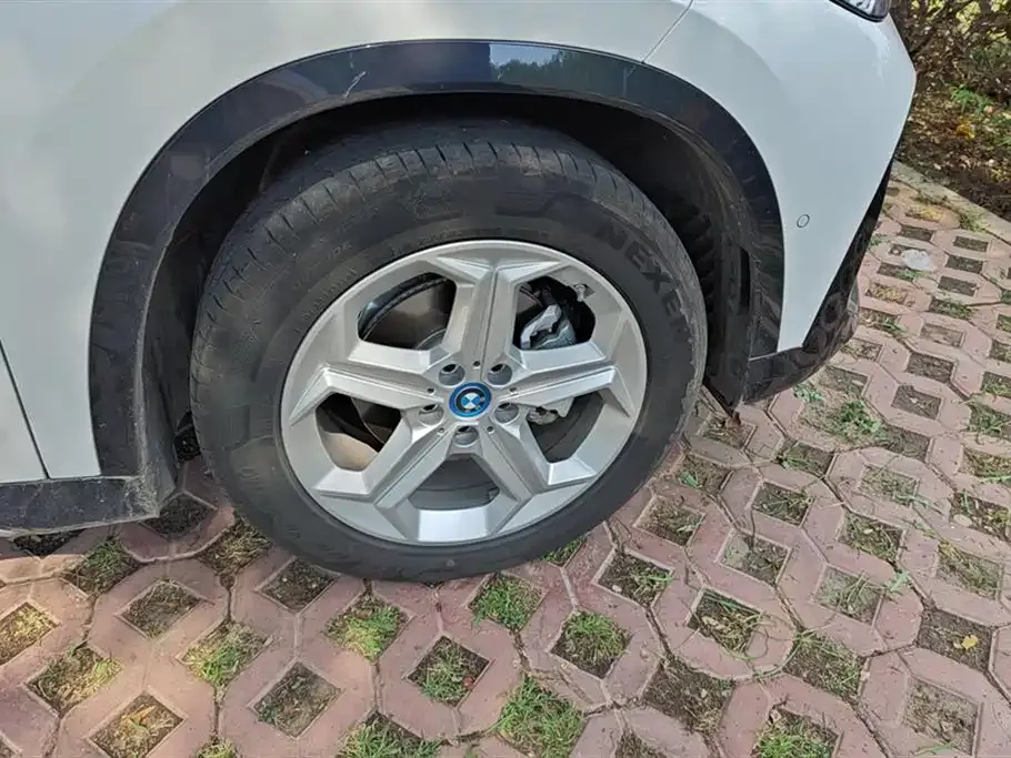 BMW iX1 2024 из CN, фото 7
