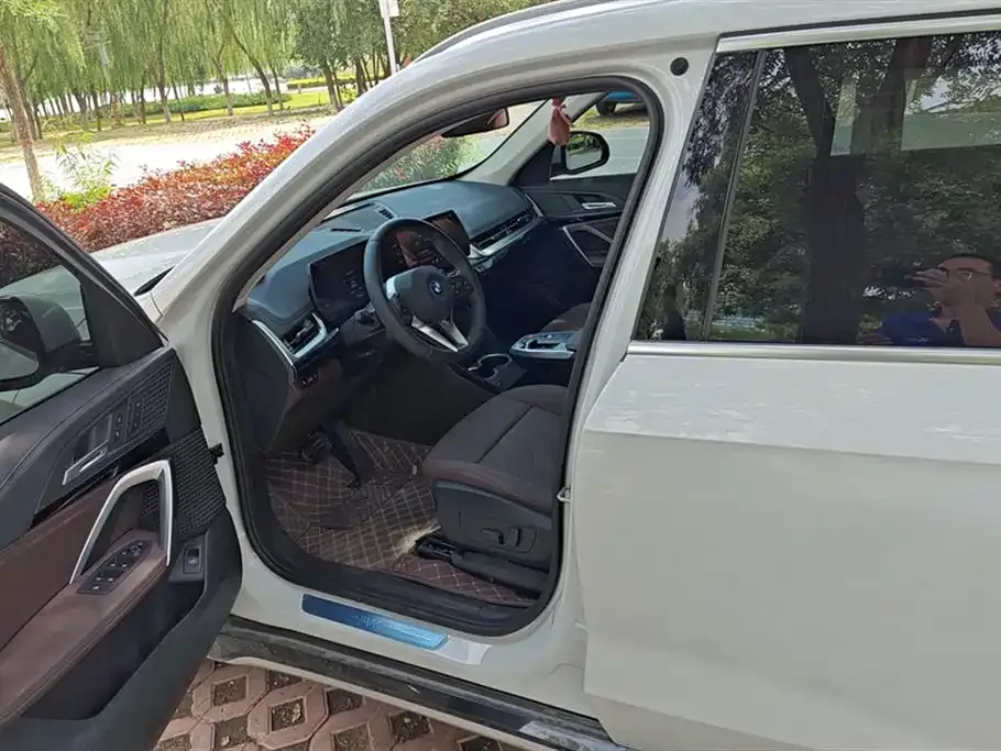 BMW iX1 2024 из CN, фото 8