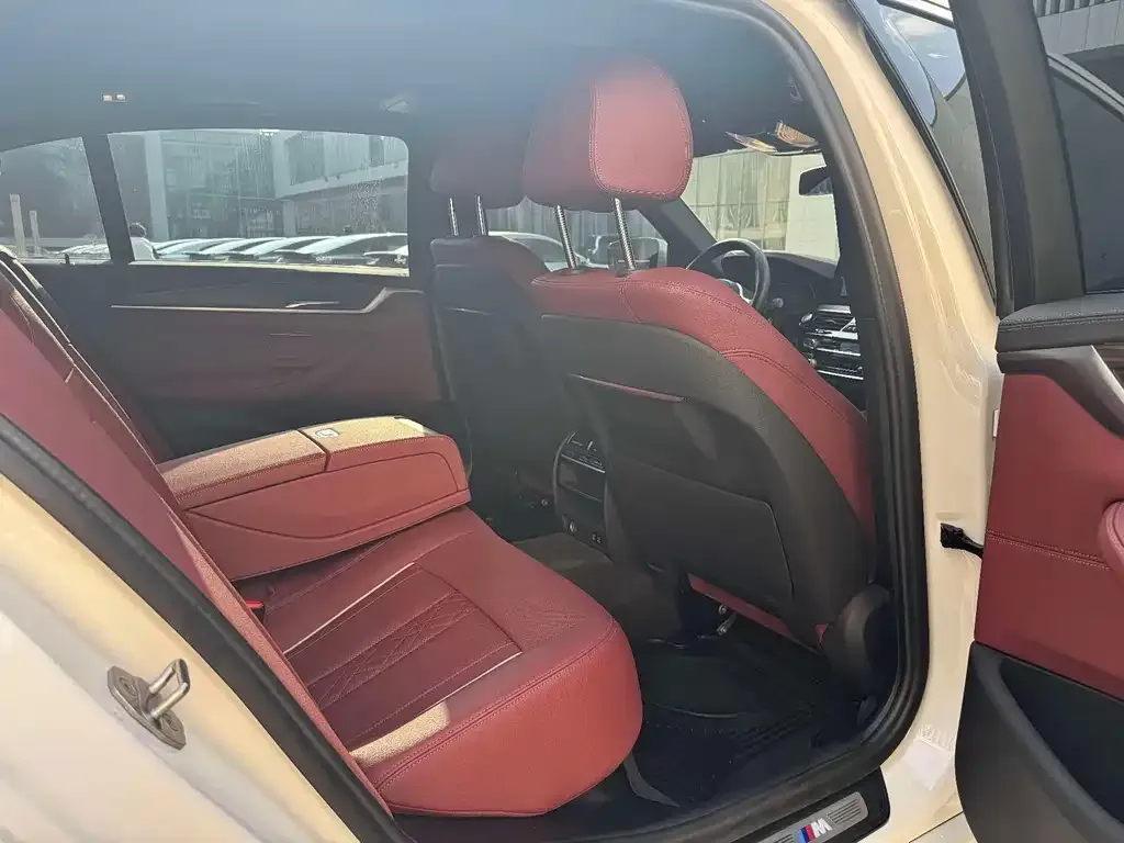 BMW 5 Series 2022 из CN, фото 3