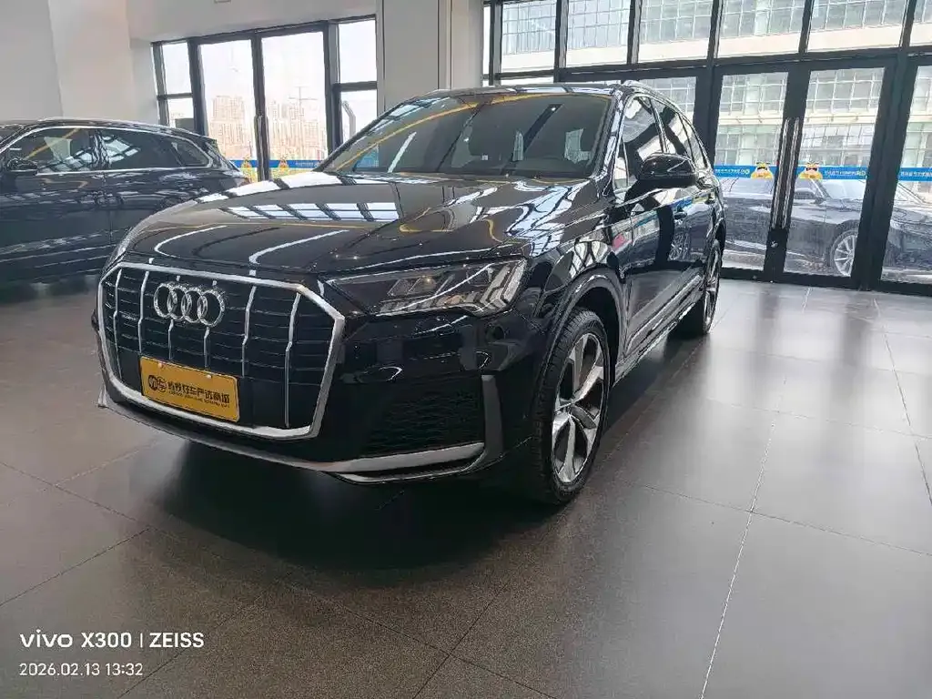 Audi Q7 2024 из CN, фото 1