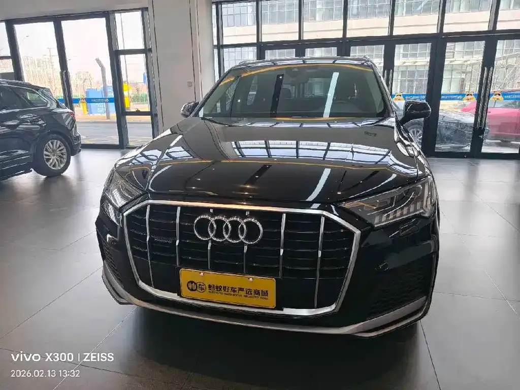 Audi Q7 2024 из CN, фото 8