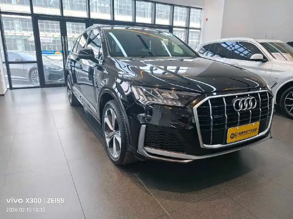 Audi Q7 2024 из CN, фото 10
