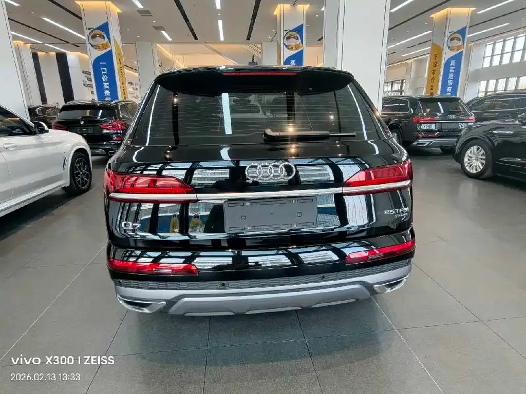 Audi Q7 2024 из CN, фото 7