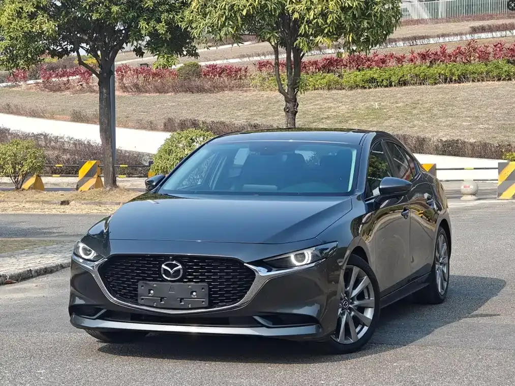 Mazda 3 Axela 2022 из CN, фото 1