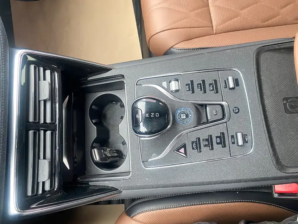 BYD Tang New Energy 2022 из CN, фото 10