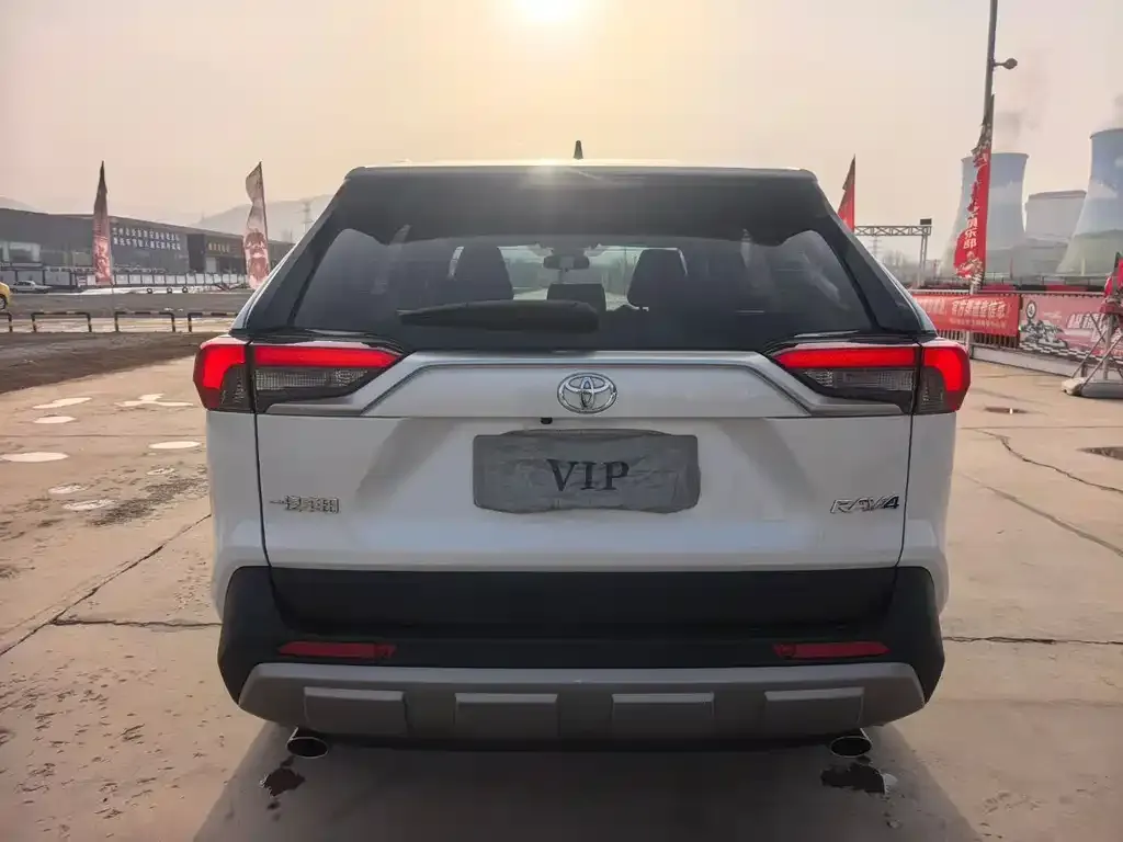 Toyota RAV4 2025 из CN, фото 4