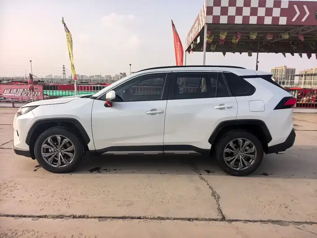 Toyota RAV4 2025 из CN, фото 9
