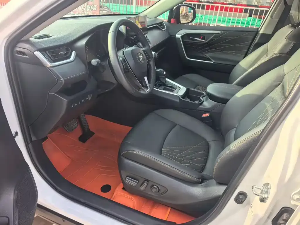 Toyota RAV4 2025 из CN, фото 5