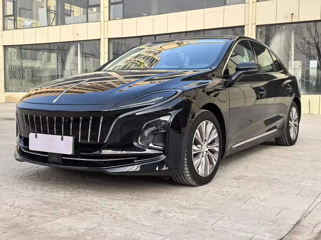 Hongqi E-QM5 — фото 1