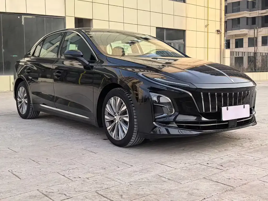 Hongqi E-QM5 — фото 3