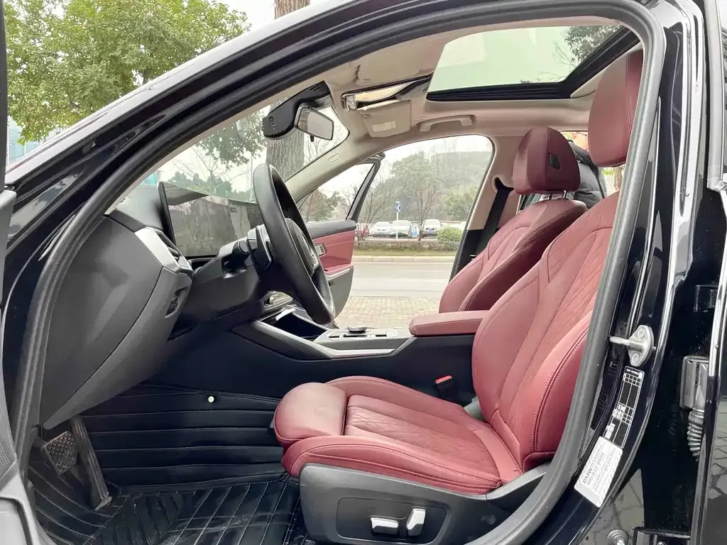 BMW 3 Series 2023 из CN, фото 6