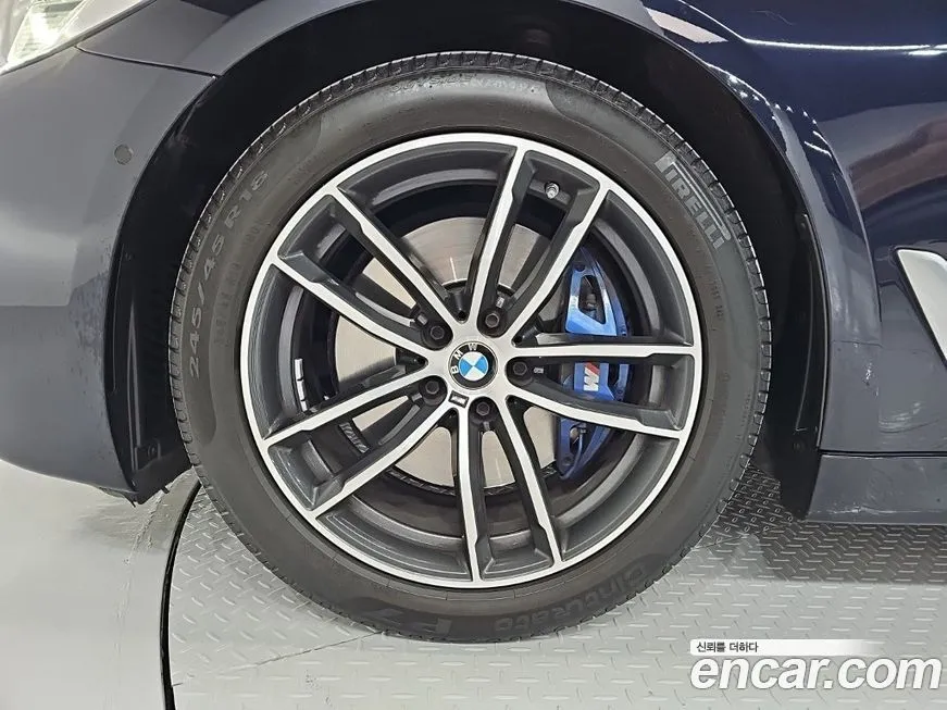 BMW 5-Series — фото 10