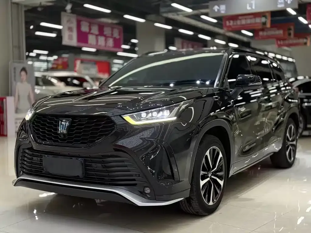 Toyota Crown Kluger 2022 из CN, фото 1