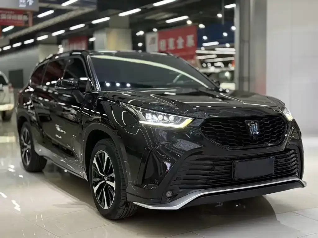 Toyota Crown Kluger 2022 из CN, фото 8