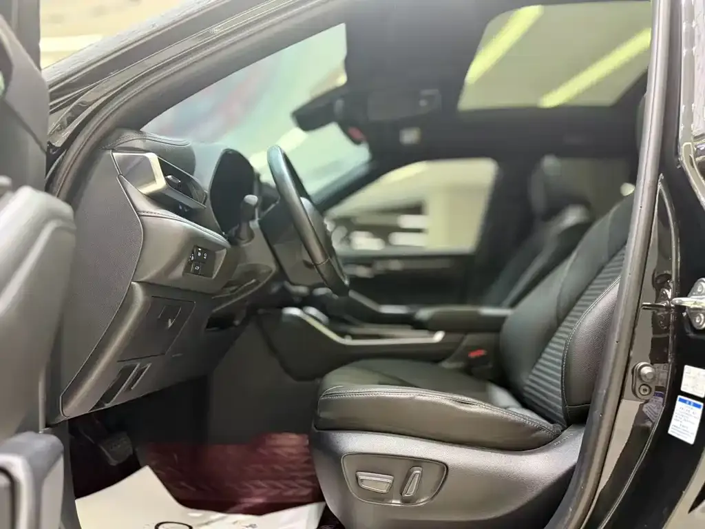 Toyota Crown Kluger 2022 из CN, фото 6