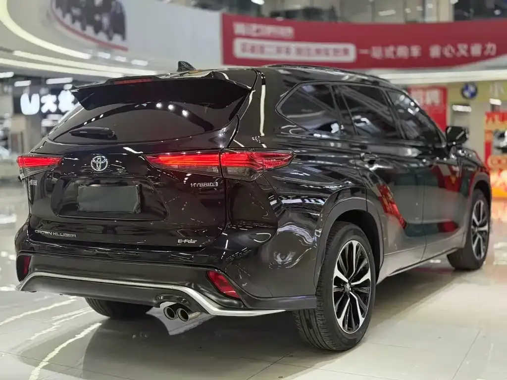 Toyota Crown Kluger 2022 из CN, фото 3