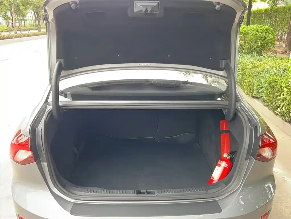 Ford Focus 2022 из CN, фото 8