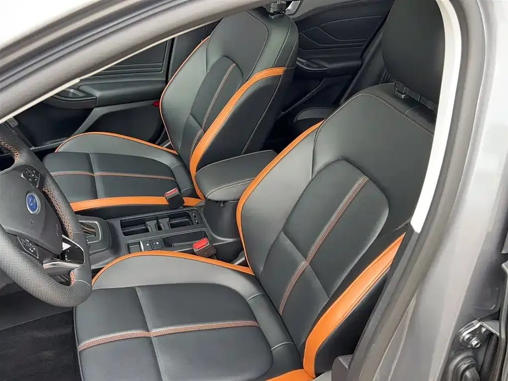 Ford Focus 2022 из CN, фото 4