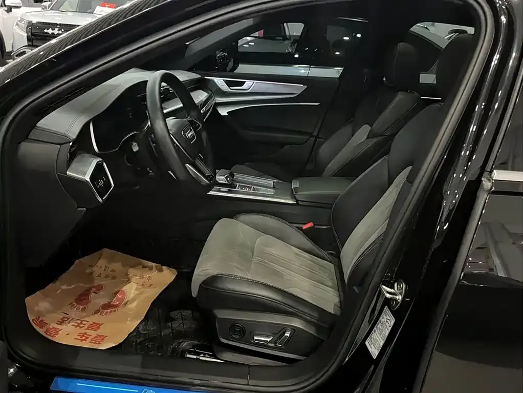 Audi A6L 2024 из CN, фото 8