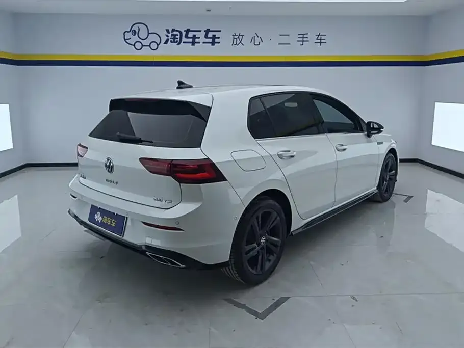 Volkswagen Golf 2023 из CN, фото 3