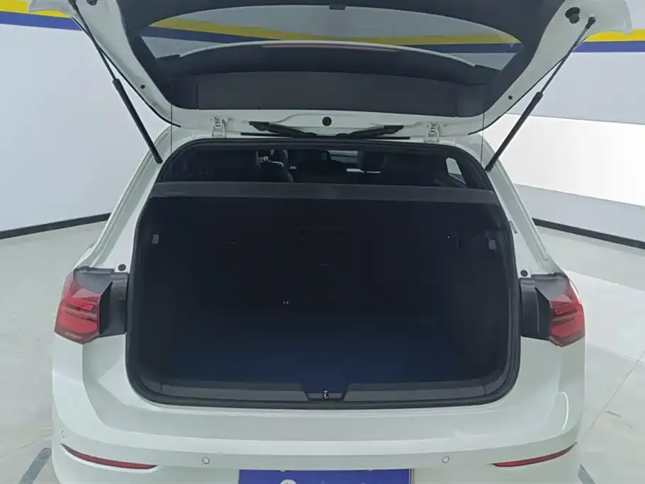 Volkswagen Golf 2023 из CN, фото 4