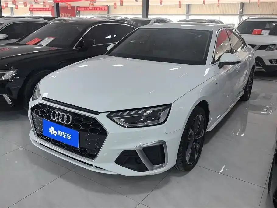 Audi A4L 2023 из CN, фото 1