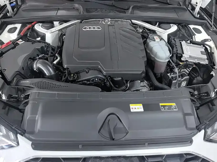 Audi A4L 2023 из CN, фото 7