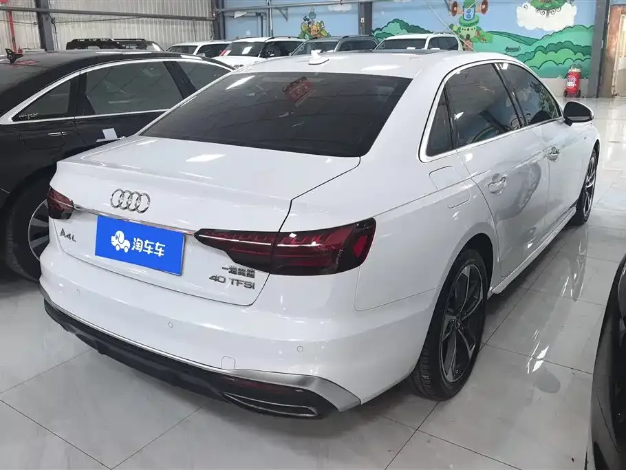 Audi A4L 2023 из CN, фото 6