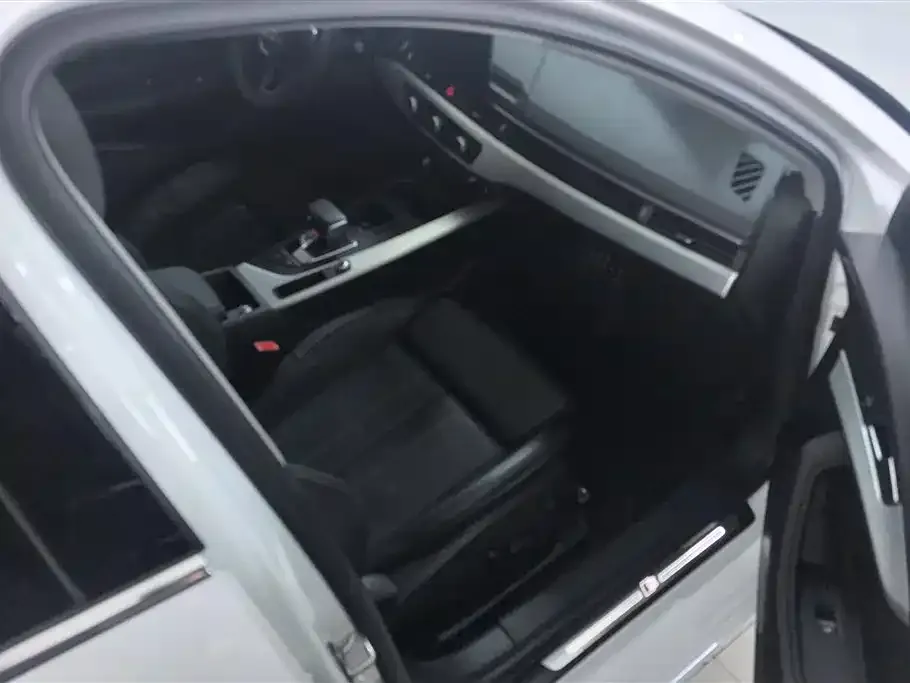 Audi A4L 2023 из CN, фото 5