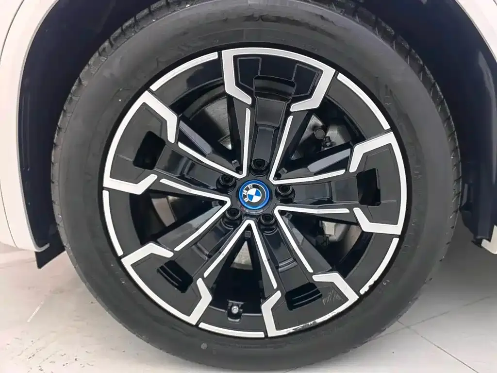 BMW iX3 2025 из CN, фото 8
