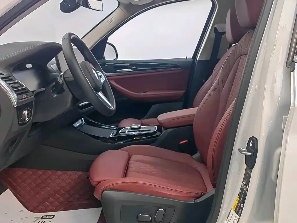 BMW iX3 2025 из CN, фото 2