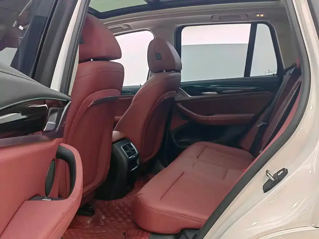 BMW iX3 2025 из CN, фото 9
