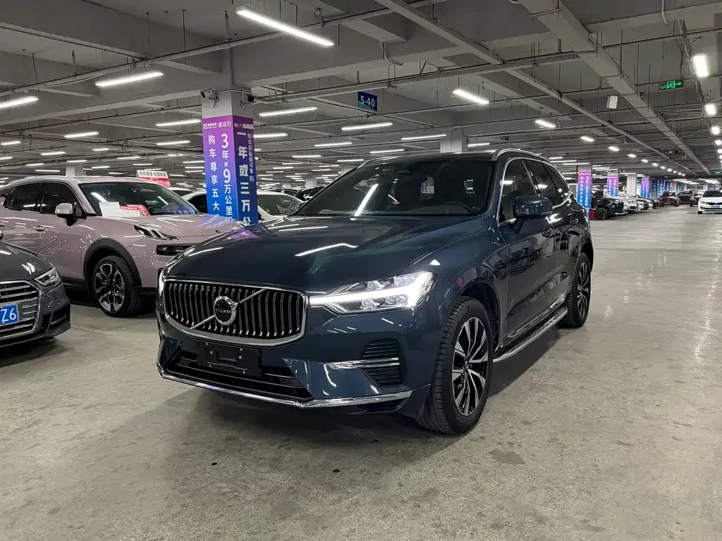 Volvo XC60 — фото 1