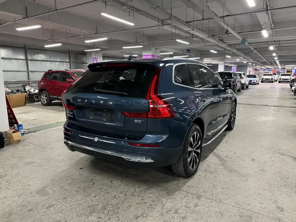 Volvo XC60 — фото 7