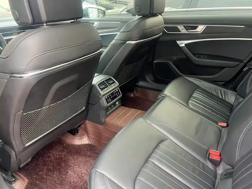 Audi A6L 2023 из CN, фото 7