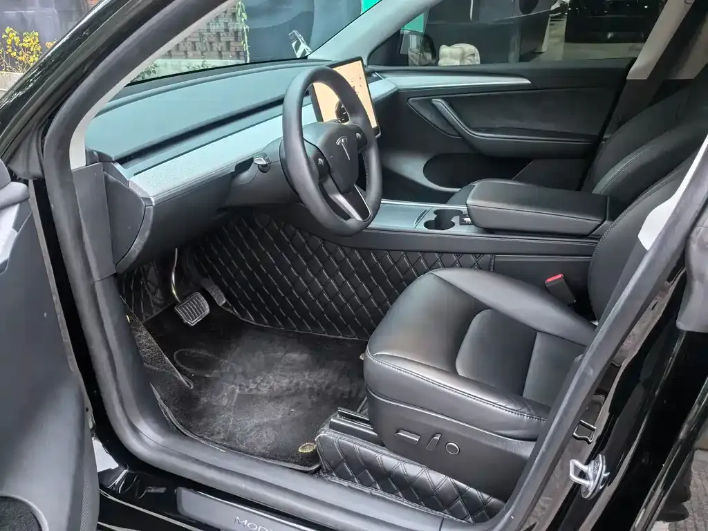 Tesla Model Y 2023 из CN, фото 4