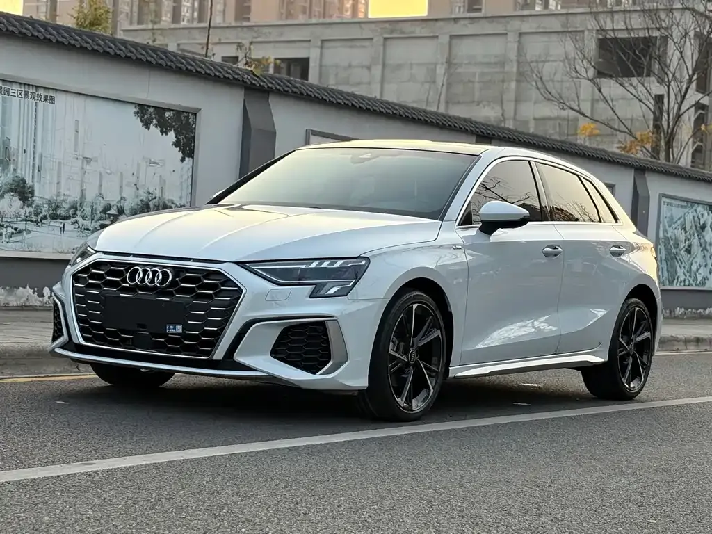 Audi A3 2022 из CN, фото 1