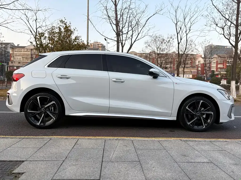Audi A3 2022 из CN, фото 8