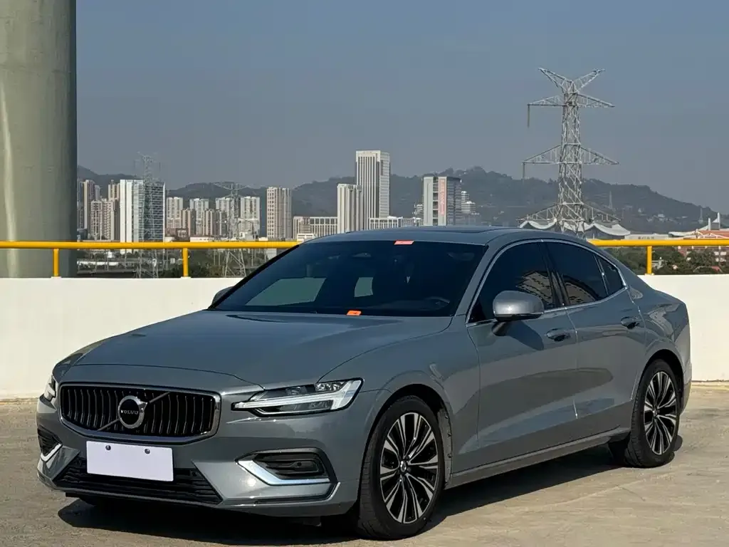 Volvo S60 2022 из CN, фото 1